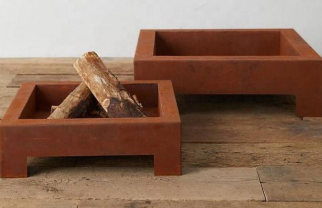 Le feu brûlant en bois en acier de chauffage extérieur Pit Table de Corten de place