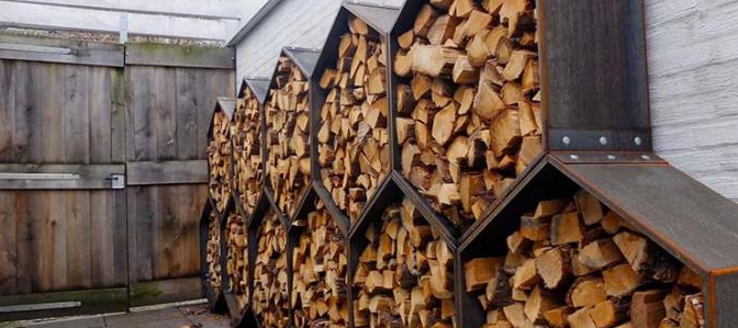 Support en acier rustique de rondin de stockage de bois de chauffage de nid d'abeilles de Corten d'hexagone résistant