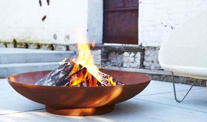 Bois multifonctionnel brûlant le feu en acier Pit And Water Bowl de 80cm Corten