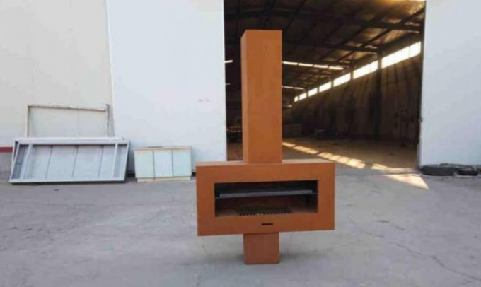 Fourneau brûlant en bois en acier de Corten de jardin de cheminée extérieure libre en métal