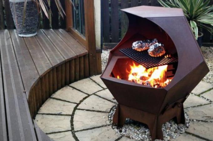 Le feu extérieur en acier rustique Pit And Barbecue Grill de Copming Corten de décaèdre