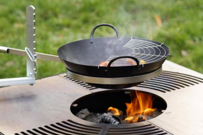 Gril en acier peint noir à hautes températures extérieur de charbon de bois de barbecue de Corten