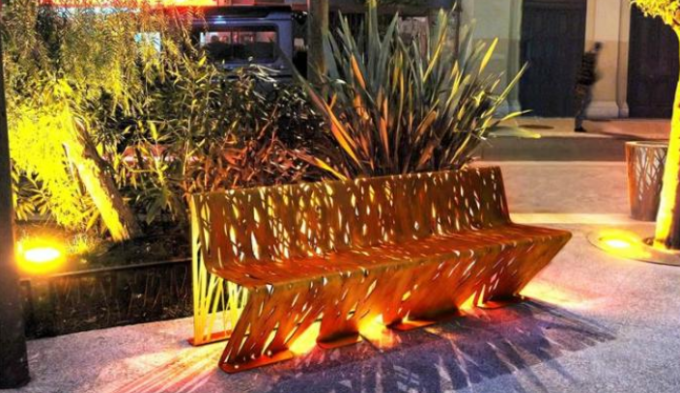 Bancs croisés en acier extérieurs de Corten de meubles de rue de la plus défunte conception