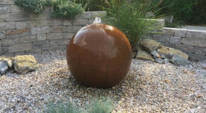La sphère extérieure adaptée aux besoins du client de décoration a formé Rusty Corten Steel Water Feature