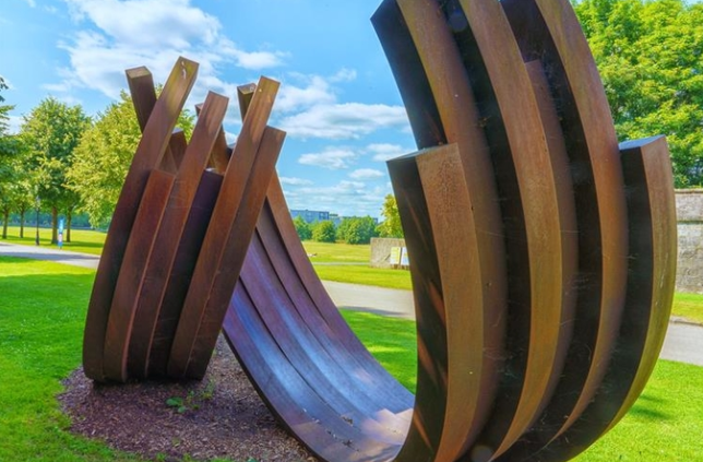 Sculpture extérieure adaptée aux besoins du client en Ring Statue Corten Steel Abstract en métal moderne