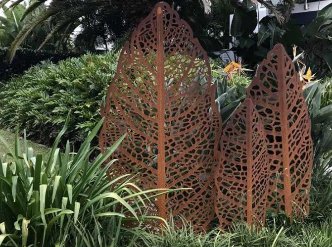 Sculpture rustique en Art Corten Steel Apple Leaf d'arbre en métal pour des ornements de jardin