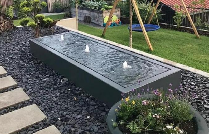 La poudre a enduit la fontaine d'eau noire de rectangle d'acier doux de nappe phréatique en métal de jardin