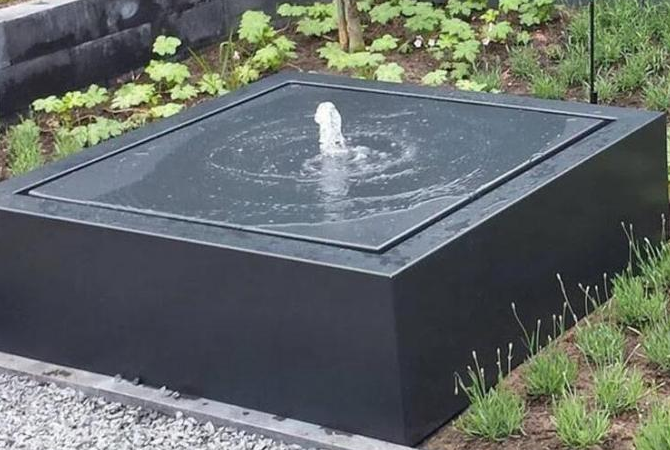 Caractéristique extérieure de l'eau d'acier au carbone de fontaine extérieure noire de piscine pour le jardin