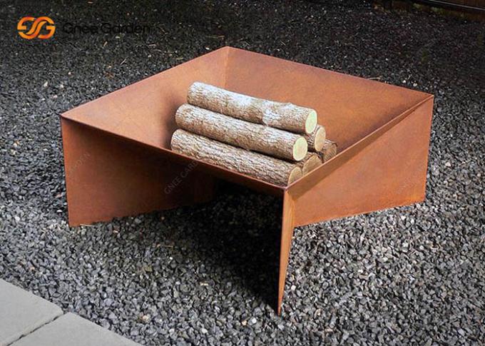 Le feu en acier extérieur brûlant en bois Pit Charcoal Bbq Grills de Corten