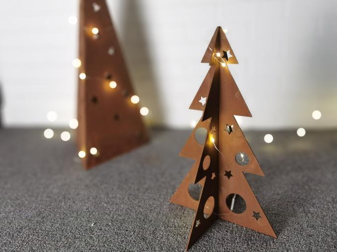 Le laser a coupé des ornements de jardin de décor d'arbre de Noël en métal de métier de décoration de Noël