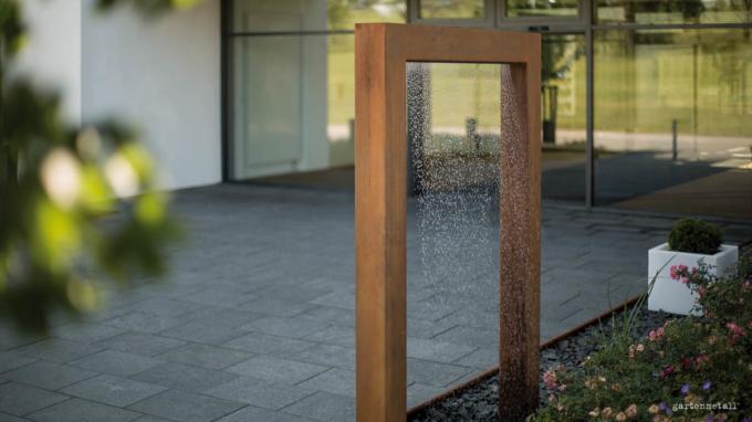 Piscine d'eau adaptée aux besoins du client en métal de jardin avec la fontaine d'eau en acier de jardin de Corten de rideau en pluie