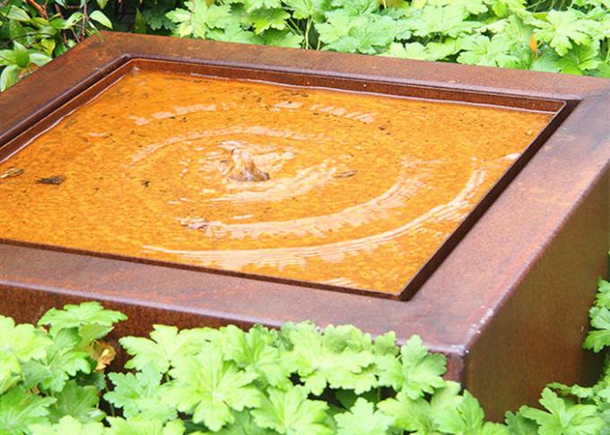 Caractéristiques extérieures décoratives de l'eau de sculpture en fontaines d'eau de jardin en métal