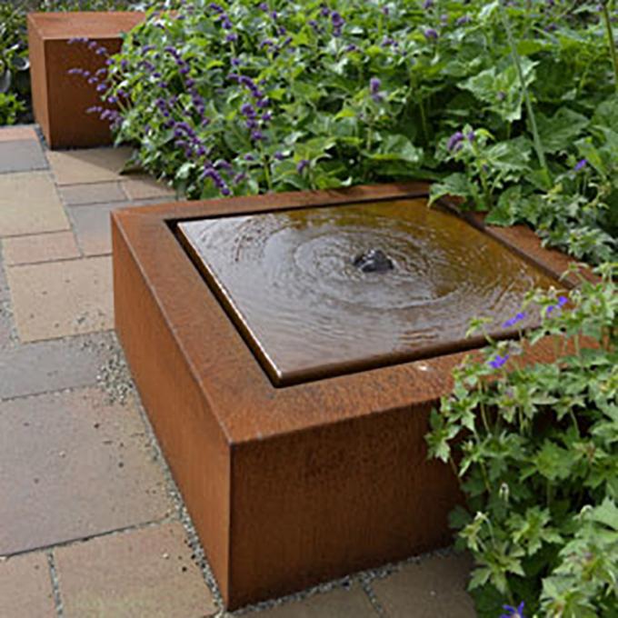 Caractéristiques extérieures décoratives de l'eau de sculpture en fontaines d'eau de jardin en métal
