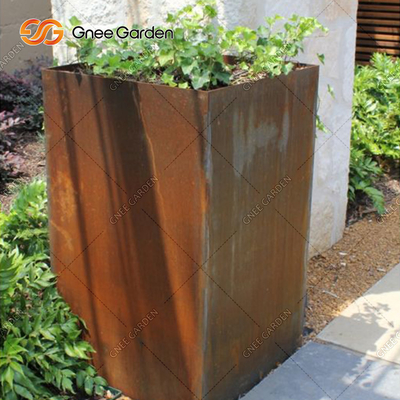 Les pots de fleur en acier de Corten de grand de place planteur extérieur en métal ont adapté aux besoins du client