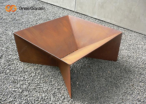 Le feu en acier extérieur brûlant en bois Pit Charcoal Bbq Grills de Corten