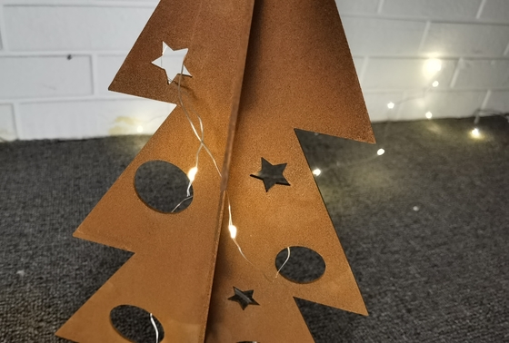 Le laser a coupé des ornements de jardin de décor d'arbre de Noël en métal de métier de décoration de Noël