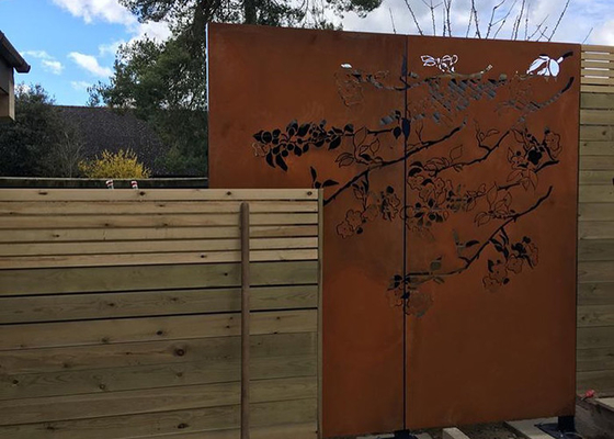 Le laser décoratif de l'épaisseur 3mm a coupé l'écran Corten le jardin qu'en acier lambrisse le GV