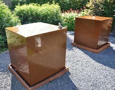le jardin carré en métal de 1100mm ornemente la caractéristique en acier de l'eau de Corten