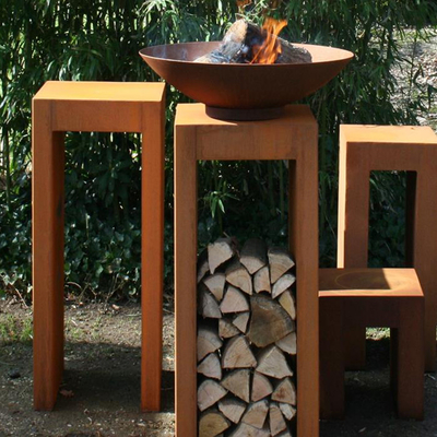 Puits extérieur du feu de fourneau de jardin d'arrière-cour de patio