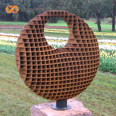 Statue classique en acier de sculpture en ornement de statue de jardin en métal d'or de Corten