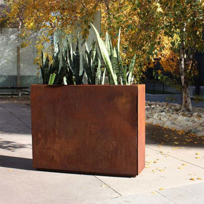 Adaptez pots aux besoins du client de fleur carrés extérieurs en métal de planteur en acier de Corten les grands
