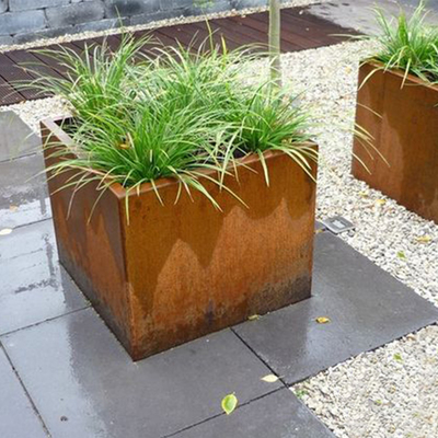 Boîte de planteur d'envergure en acier de Corten de jardin la grande s'est rouillée survivant à l'acier pour la ferme