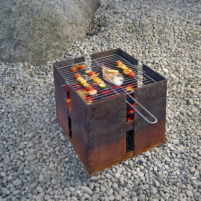 Les grils à cuire extérieurs écologiques se rouillent la preuve en acier de temps de gril de barbecue de Corten