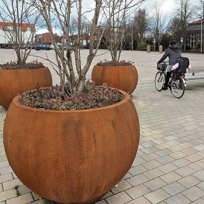 planteur extérieur formé par sphère augmenté par 1000mm en métal pour le centre commercial