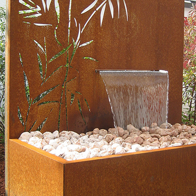 la fontaine d'eau en acier rustique de 1500x1000x600mm Corten avec le laser a coupé le panneau d'écran