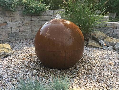 Cascade formée par boule extérieure de Rusty Corten Steel Garden Fountain