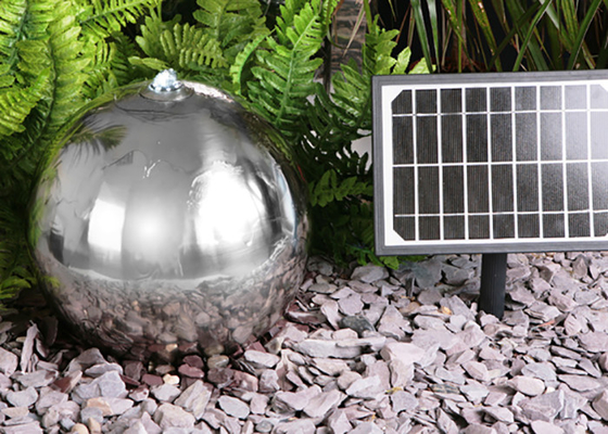 le jardin en métal de 70cm ornemente la caractéristique de l'eau de sphère d'acier inoxydable avec des lumières de LED