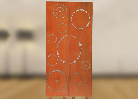 le jardin en métal de 1800x900mm ornemente Corten les écrans décoratifs qu'en acier entourent le modèle