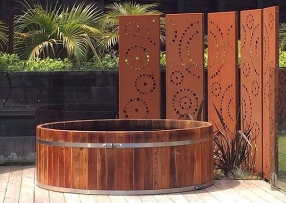 le jardin en métal de 1800x900mm ornemente Corten les écrans décoratifs qu'en acier entourent le modèle