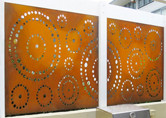 le jardin en métal de 1800x900mm ornemente Corten les écrans décoratifs qu'en acier entourent le modèle