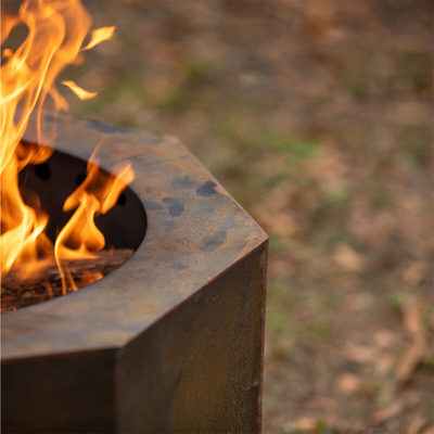 Bois extérieur de feu de camp de jardin brûlant le rond en acier de cuvette de feu en métal de Corten rustique
