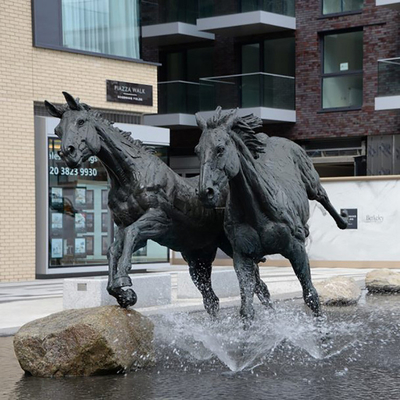 Norme extérieure décorative en bronze géante de la sculpture TUV en cheval en métal