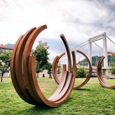 Grandes statues en métal de résumé de sculpture en acier abstraite moderne en Ring Rustic Corten