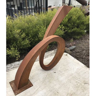 Cru Rusty Metal Garden Abstract Sculptures extérieur de jardin de Gnee personnalisable