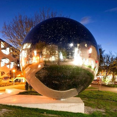 Sculpture en acier inoxydable de sphère creuse de H245cm pour la décoration extérieure