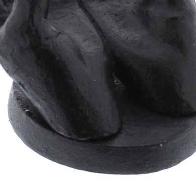 Sculpture noire antique créative en main de fonte de 5,5 pouces réglée pour les décorations à la maison