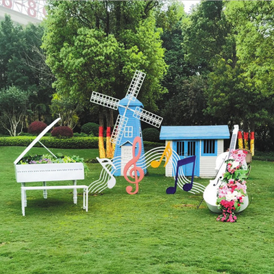 Sculpture en instrument de musique de violoncelle de fer pour les ornements extérieurs de pelouse de jardin