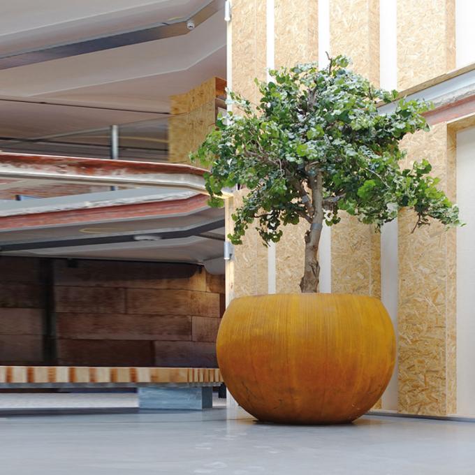 Planteur extérieur augmenté extérieur formé par sphère en métal de pots en acier de Corten de jardin de boîte d'usine