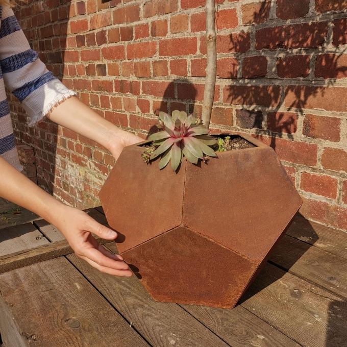Le laser de personnalisation a coupé le pot de fleur fait sur commande extérieur de forme de grand de vase à Corten de Corten jardin créatif en acier décoratif en acier de planteur