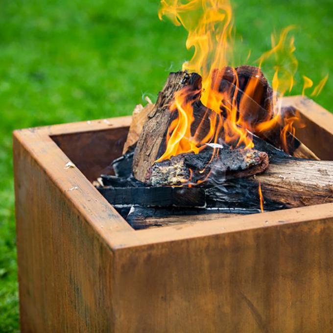 La place extérieure forment la conception moderne en acier Rusty Garden Heater Fire Pits de GN-FP-302 Corten