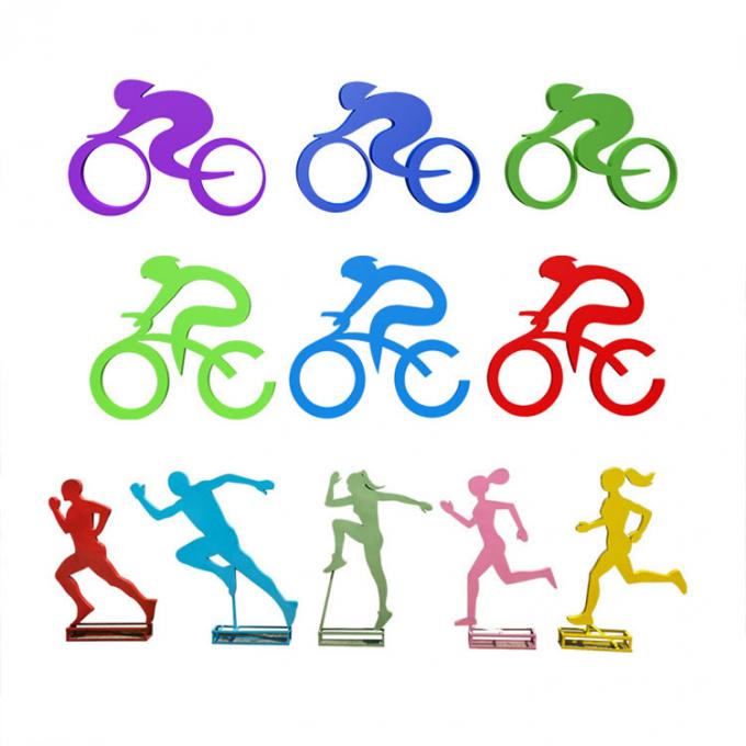 Ornements extérieurs adaptés aux besoins du client courant la sculpture abstraite en chiffre de sports en métal de silhouette